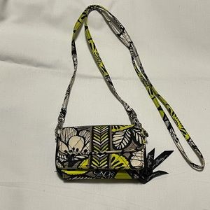 ⭐️Vera Bradley mini crossbody bag